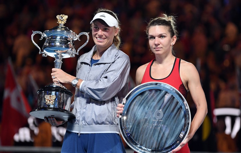 Câte puncte are Caroline Wozniacki peste Simona Halep în clasamentul WTA