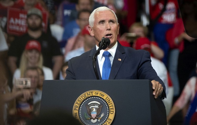 Un membru al staffului vicepreşedintelui american Mike Pence are coronavirus