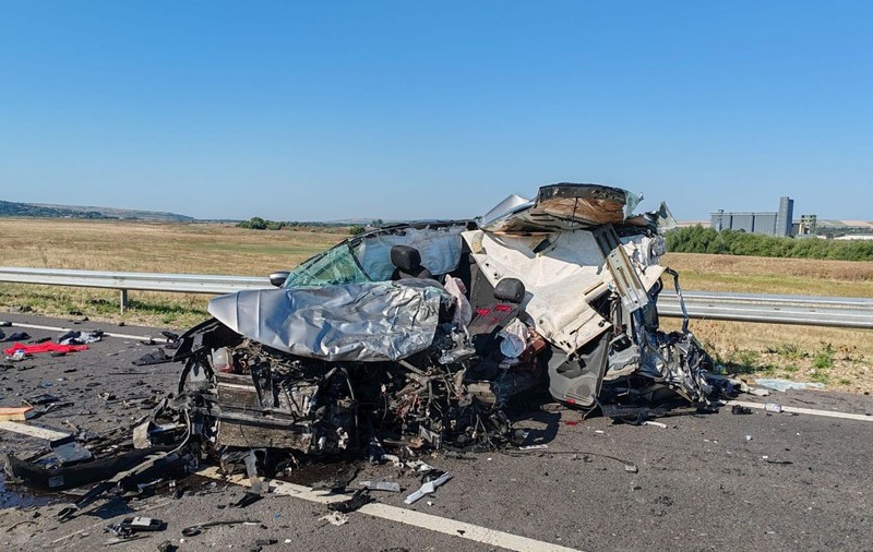 Bărbatul care a murit după ce a intrat cu mașina sub un TIR a fost eliberat pe 2 august. Era monitorizat electronic pentru că-și hărțuia fosta soție