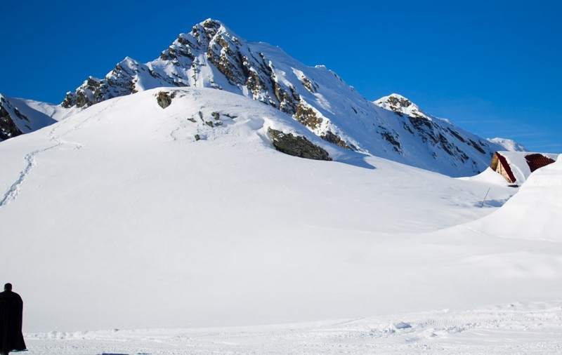 Risc însemnat de avalanşă la Bâlea Lac. Stratul de zăpadă ajunge la doi metri