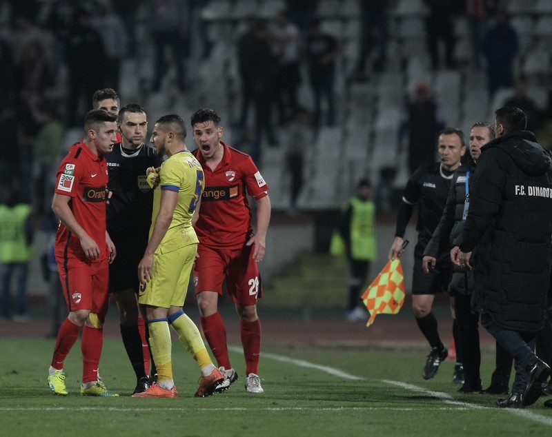 Steliano a devenit ”Filip cel roșu”, după eliminarea din derby-ul cu Steaua. ^Dinamovistul este cel mai sancționat din Liga 1 / GALERIE FOTO&VIDEO