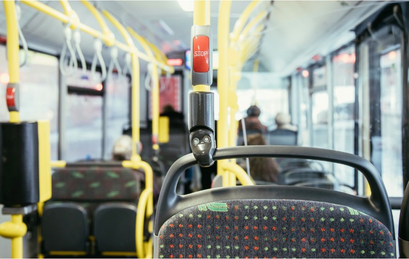 O româncă, șofer de autobuz în Londra, a dezvăluit ce salariu are: „Aveam nevoie de o slujbă bine plătită”