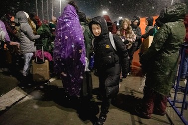 Refugiați ucraineni intră în România pe la Vama Isaccea, pe 1 martie 2022. Foto: Eli Driu / Libertatea