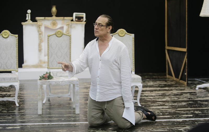 Marius Bodochi a trăit tot ce a visat. «Dumnezeu a fost așa de bun cu mine, că m-am întâlnit cu toți cei șase idoli ai mei pe scenă!»