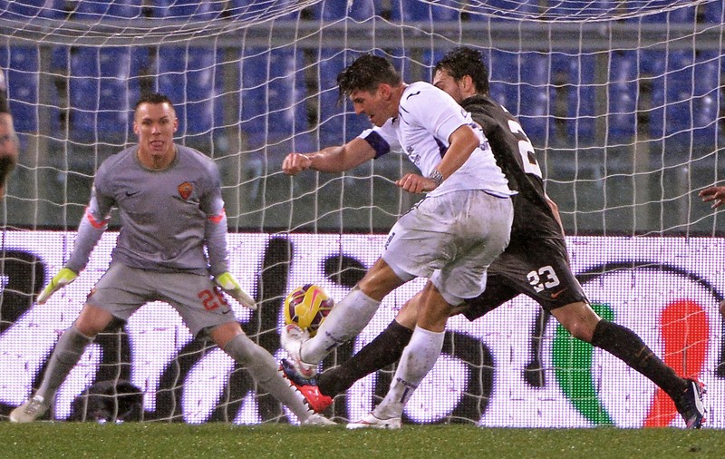 Tătărușanu, în semifinalele Cupei Italiei! Dubla lui Mario Gomez a decis partida de la Roma/ VIDEO