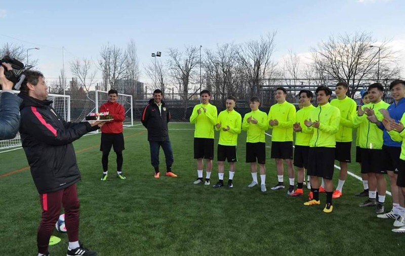 ”Marele Blond” Florin Răducioiu împlinește azi 47 de ani. Reperele carierei singurului român care a jucat în toate campionatele tari din Europa | VIDEO