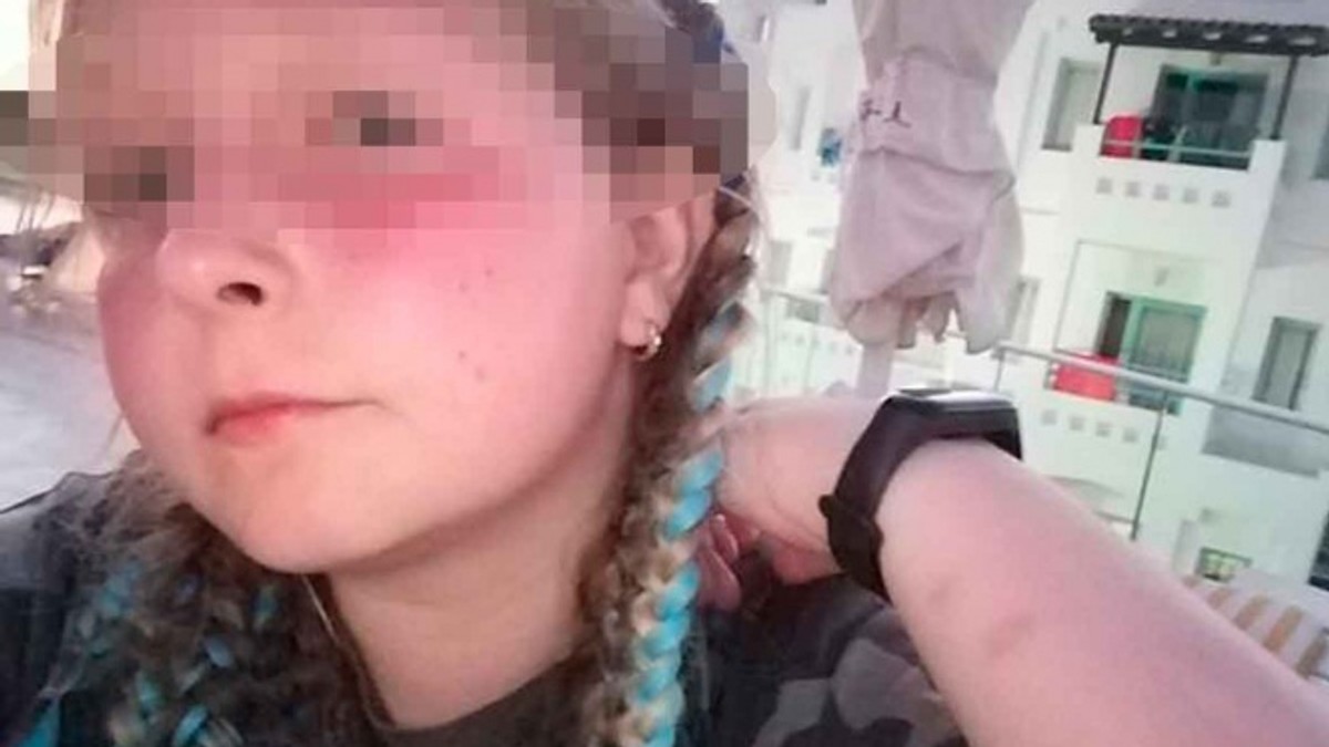 O fetiță de 12 ani a murit după ce a fost prinsă într-o pompă de evacuare a unei piscine