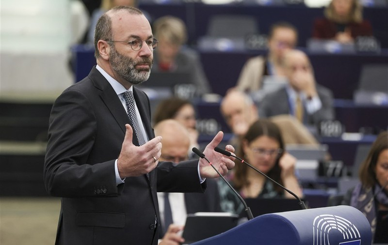 Manfred Weber spune că „România aparține spațiului Schengen”, deși i-a dat dreptate cancelarului austriac după vetoul Austriei