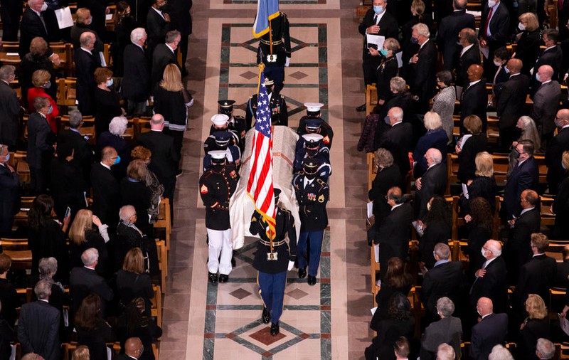 Funeralii naţionale pentru Colin Powell, primul secretar de stat de culoare al SUA. La ceremonie au participat Biden, Obama și Bush