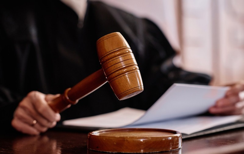 Curtea de Apel București a amânat iar decizia în cazul judecătorilor Dacian Dragoș și Mihai Busuioc, fix pentru ziua în care CCR dă verdictul la pensiile speciale