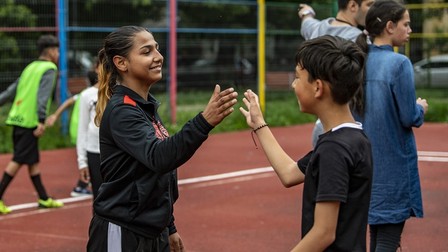 Pe Raluca și Beto îi unește fotbalul