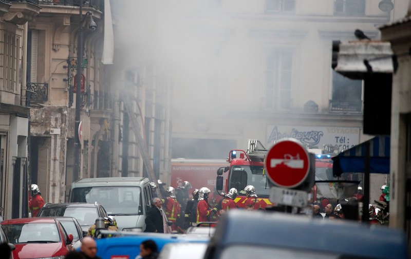 VIDEO / Imagini șocante cu momentul exploziei din Paris. Un jurnalist italian a filmat scena dezastrului: "Mi-a explodat în față"