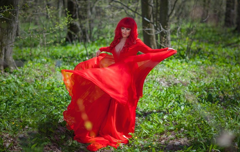 PREMIERĂ LIBERTATEA.RO | Annely Cole revine! Artista lansează, alături de Hevito, videoclipul noului single, "Bamboleo"