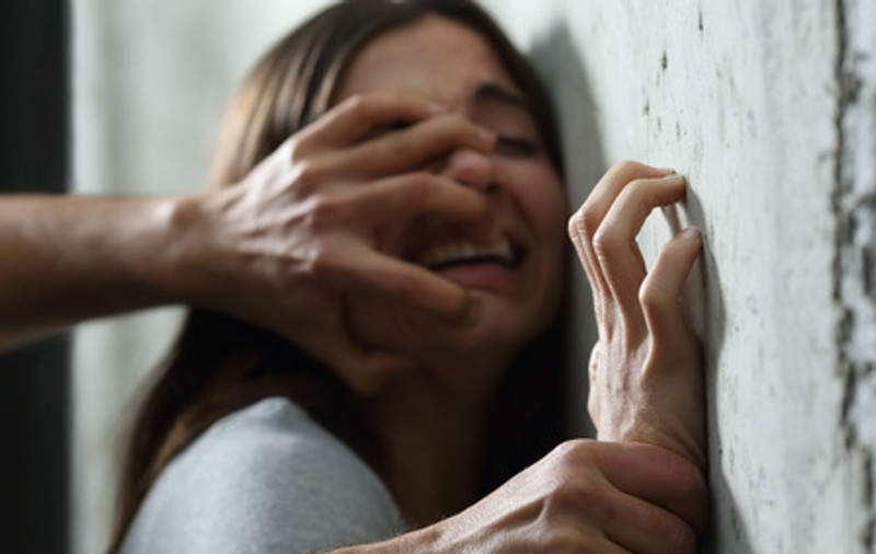 Fetiță violată de mai multe ori de un bărbat care putea să-i fie bunic. Grozăvia s-a petrecut în Timiș