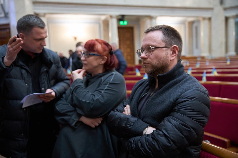 În dreapta, deputatul Oleg Dunda. Foto: Facebook