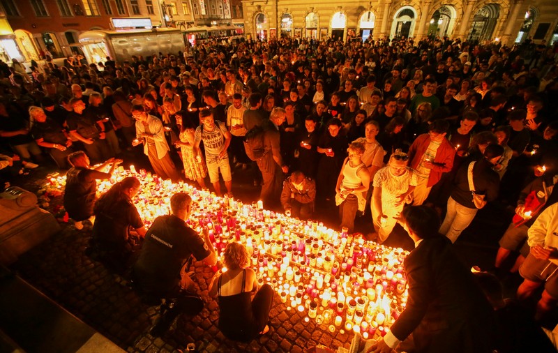 Masacrul de la școala din Graz: „Fiul meu a scăpat prefăcându-se mort”