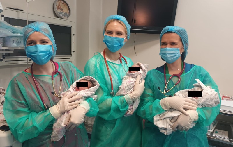 Doi băieți și o fată sunt primii tripleți născuți la noua maternitate a Spitalului Municipal Timișoara: „Am avut o bucurie specială”