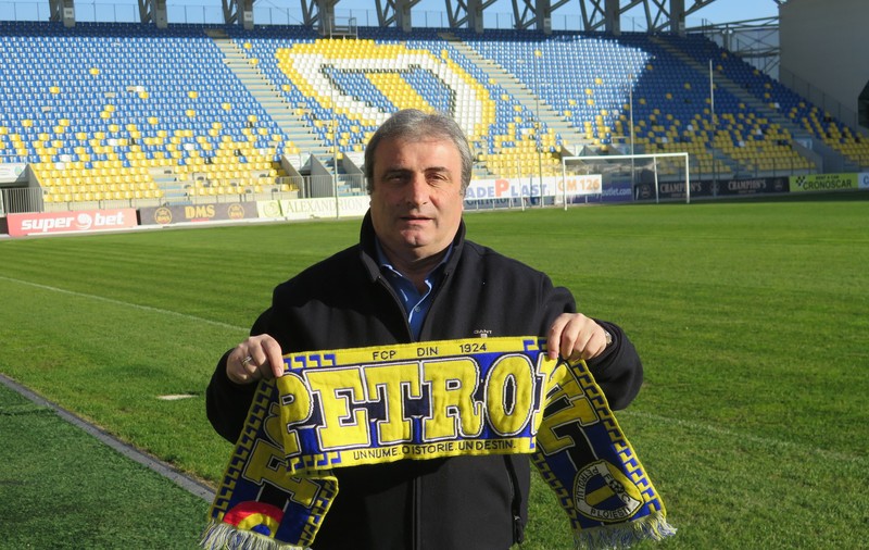 Antrenorul Mihai Stoichiță a fost prezentat oficial la Petrolul