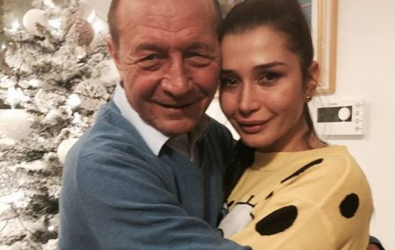 Elena Băsescu, mesaj de Anul Nou. "Să zâmbiți mai mult"