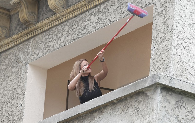 EXCLUSIV | Păzea, divă la mătură! Bianca Drăgușanu știe să facă și altceva decât să... se gătească! FOTO