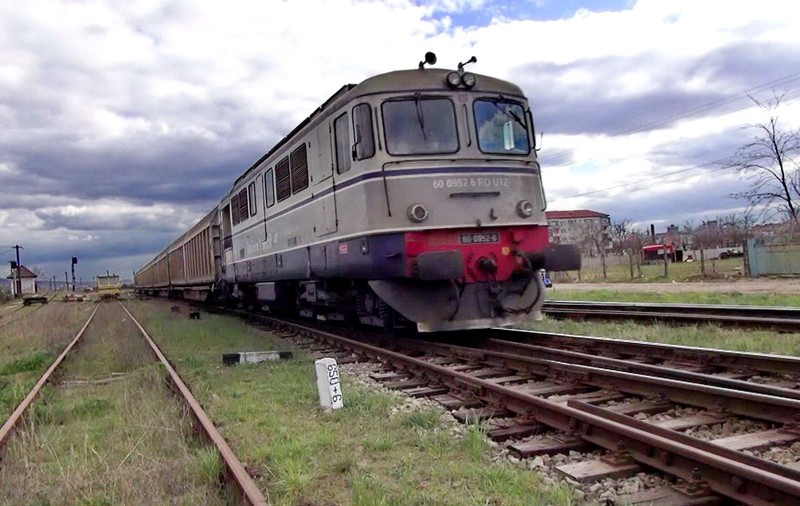 Vrem tren de mare viteză, dar scoatem din funcțiune căi ferate, pentru că nu le putem întreține