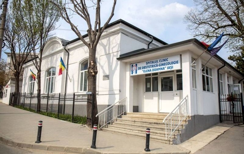 Medicii de la o maternitate din Iași operează cu trei perechi de mănuși. Nu rezistă în combinezoane mai mult de patru ore și cer kituri rapide de testare COVID-19