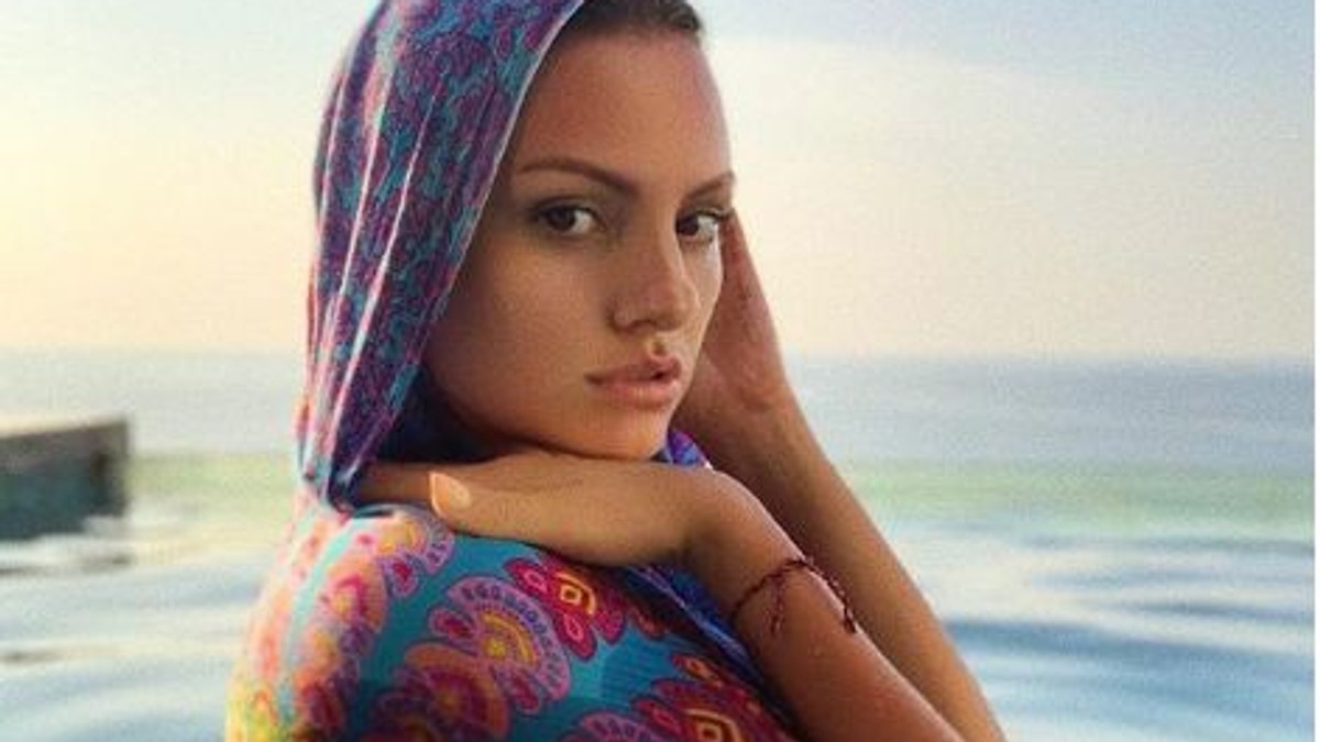 Alexandra Stan arată tot. În ce ipostaze fierbinți s-a fotografiat | FOTO