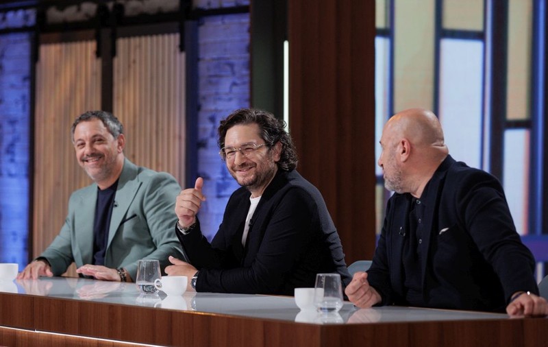 Ce ascund Sorin Bontea și Cătălin Scărlătescu sub masa juraților la MasterChef România 2025: „E mai lejer”