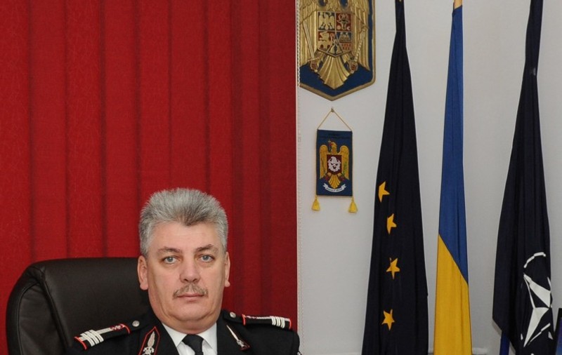 Inspectorul-șef al ISU Dolj a „uitat” că și-a angajat fiul. Despre subordonații nășiți: „Nu e rudenie, sunt relații de natură spirituală”