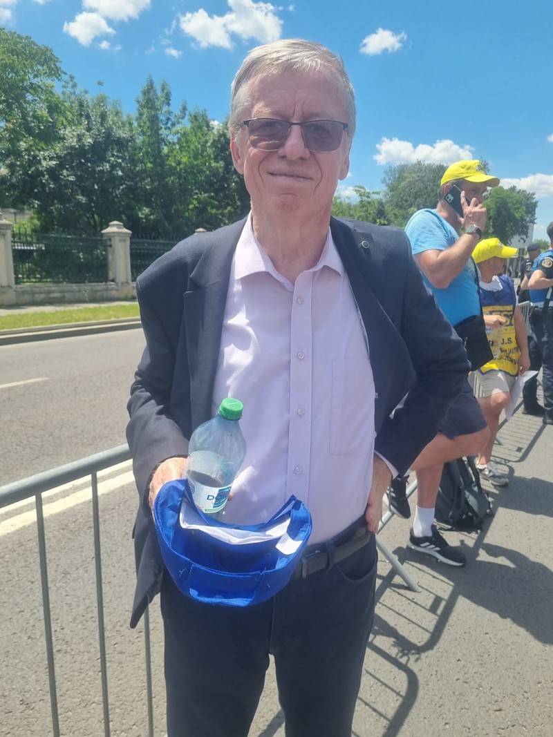 Anton Hadar,liderul sindical din învățământul universitar, la protestul din17 iunie 2026 Foto: Laura Macavei