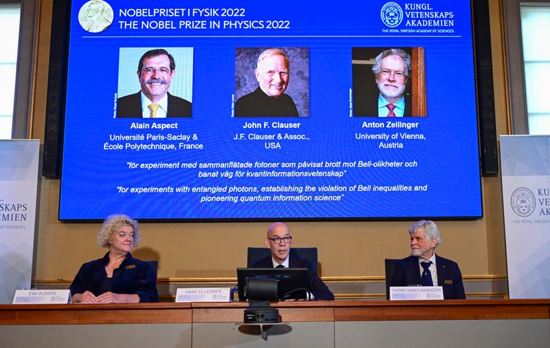 Premiul Nobel pentru Fizică 2022. Alain Aspect, John F. Clauser şi Anton Zeilinger au câștigat premiul în domeniul mecanicii cuantice