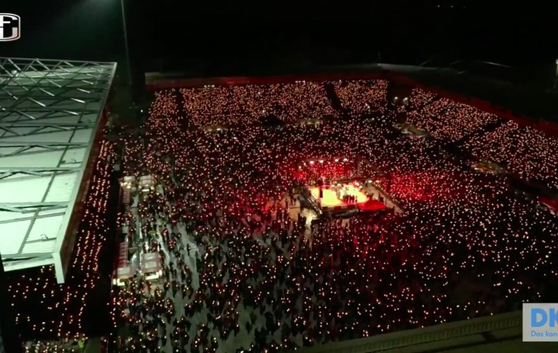 30.000 de suporteri au sărbătorit venirea Crăciunului pe stadion. S-a întâmplat la Union Berlin