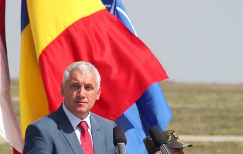 Adrian Țuțuianu, pe Facebook, după demisie: ”Plec cu fruntea sus! Plec cu sentimentul muncii îndeplinite!”