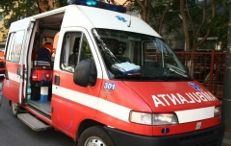 Un mort şi doi răniţi în urma unui accident rutier, în Capitală