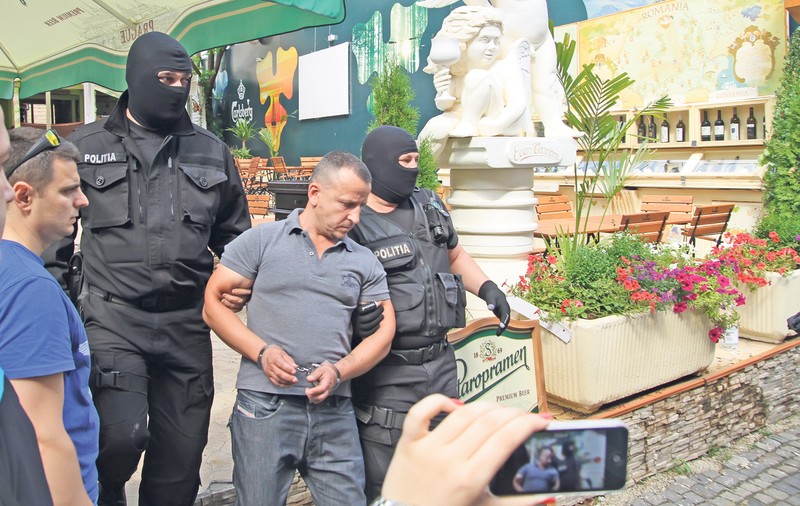 Şi-a ucis şi incendiat partenerul de afaceri