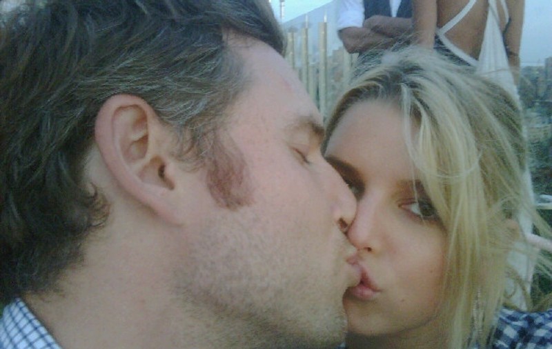 Jessica Simpson vrea să arate lumii întregi că are iubit
