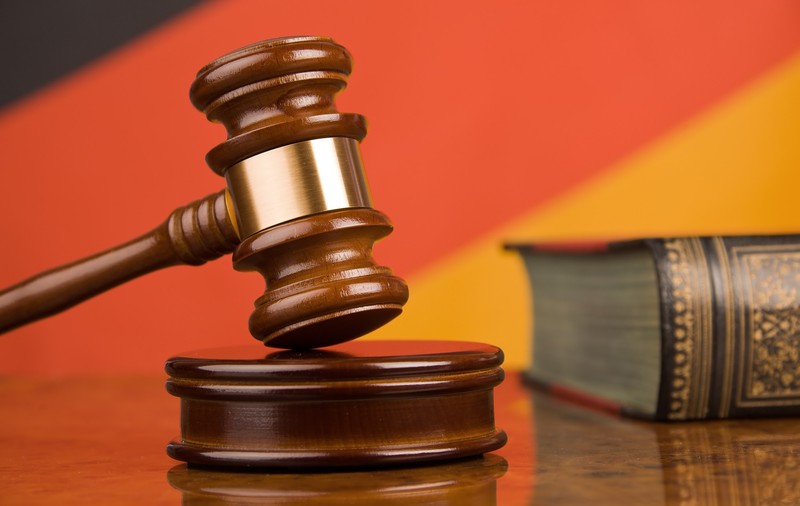 Uluitor! Acuzat de corupție, a venit la tribunal cu un alai de 66 de avocați