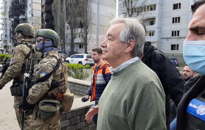 Guterres s-a întâlnit cu Zelenski la Kiev: ONU „face tot posibilul" pentru a evacua oamenii de la oțelăria din Mariupol