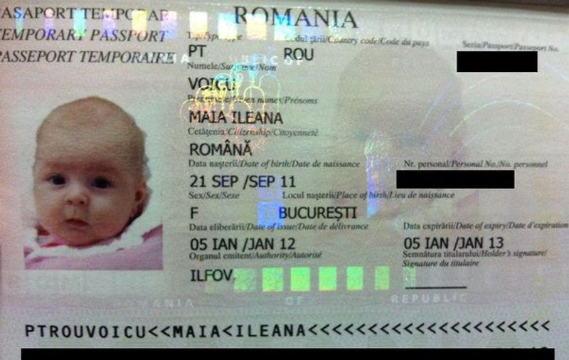 Fiica Ramonei Lăzuran are paşaport la 3 luni