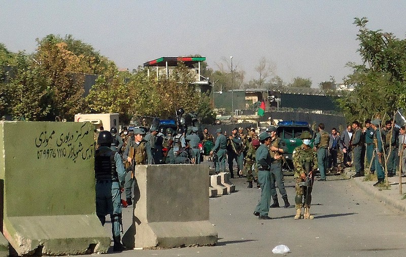 Atentate în apropiere de Ministerul Apărării din Kabul. Zeci de oameni au murit