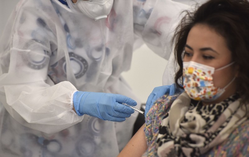 Numărul persoanelor vaccinate anti-COVID, în scădere în weekendul Paștelui