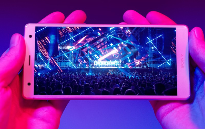 Sony lansează smartphone-urile Xperia XZ2 și Xperia XZ2 Compact, cu design modern și accent pe capabilitățile video