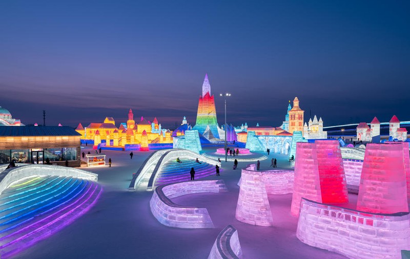 VIDEO | Sculpturi spectaculoase la Festivalul Gheții din Harbin. Ce restricții au fost impuse anul acesta la evenimentul din China