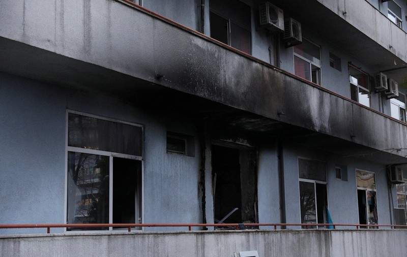 Imagini cu pavilionul ars de la Spitalul Matei Balș. ISU: „Au fost afectate patru saloane”