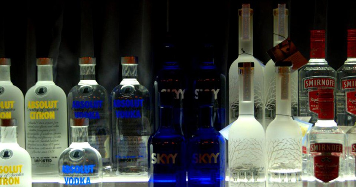 Turiştii din Dubai vor putea cumpăra alcool și din magazine