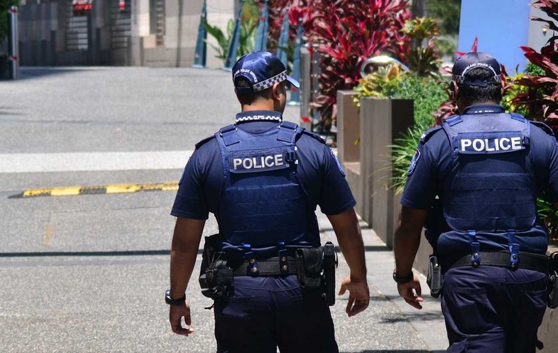 Un cuplu din Australia a fost amendat pentru poze postate de la o vacanță de acum un an. Răspunsul poliției când a realizat gafa