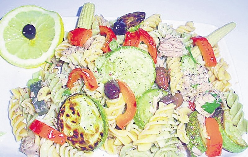 O reţetă pe zi - Salată cu fusili şi ton