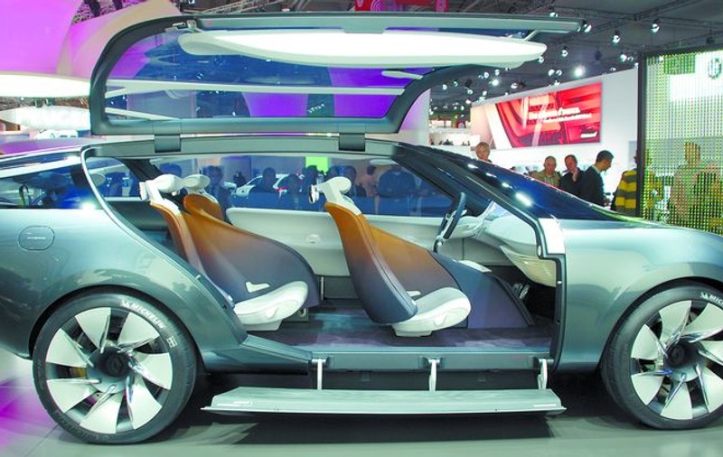 S-au bătut în lansări la Salonul Auto de la Paris