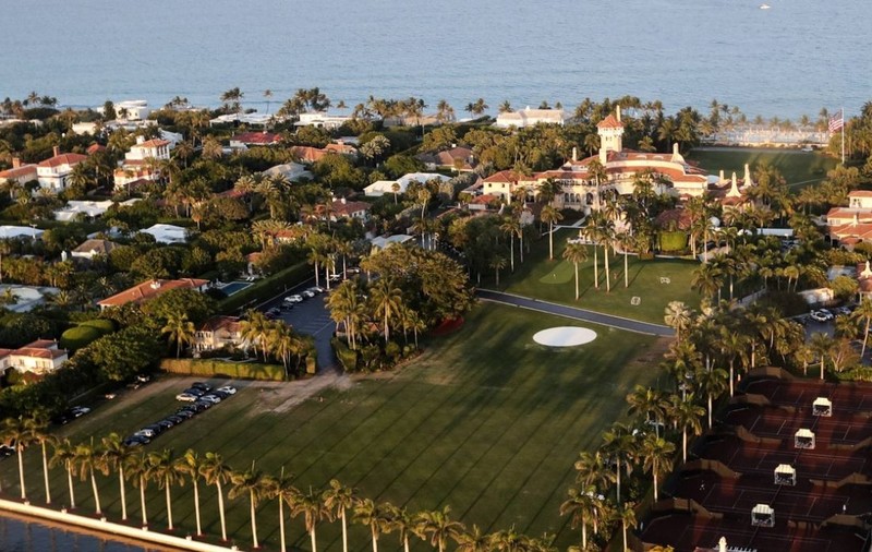 Cât costă să fii vecin cu Donald Trump: prețul exorbitant cerut pe o casă aflată la doar câteva minute de Mar-a-Lago