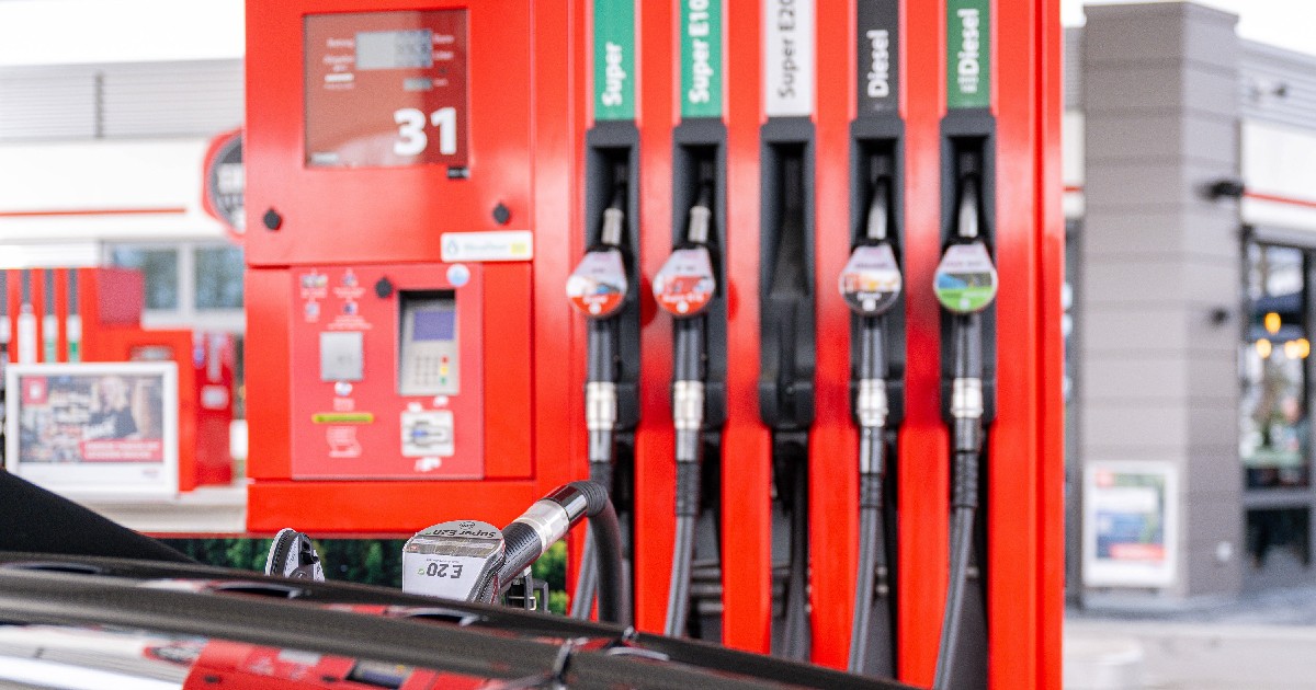 Mașina care alimentează cu benzina E20